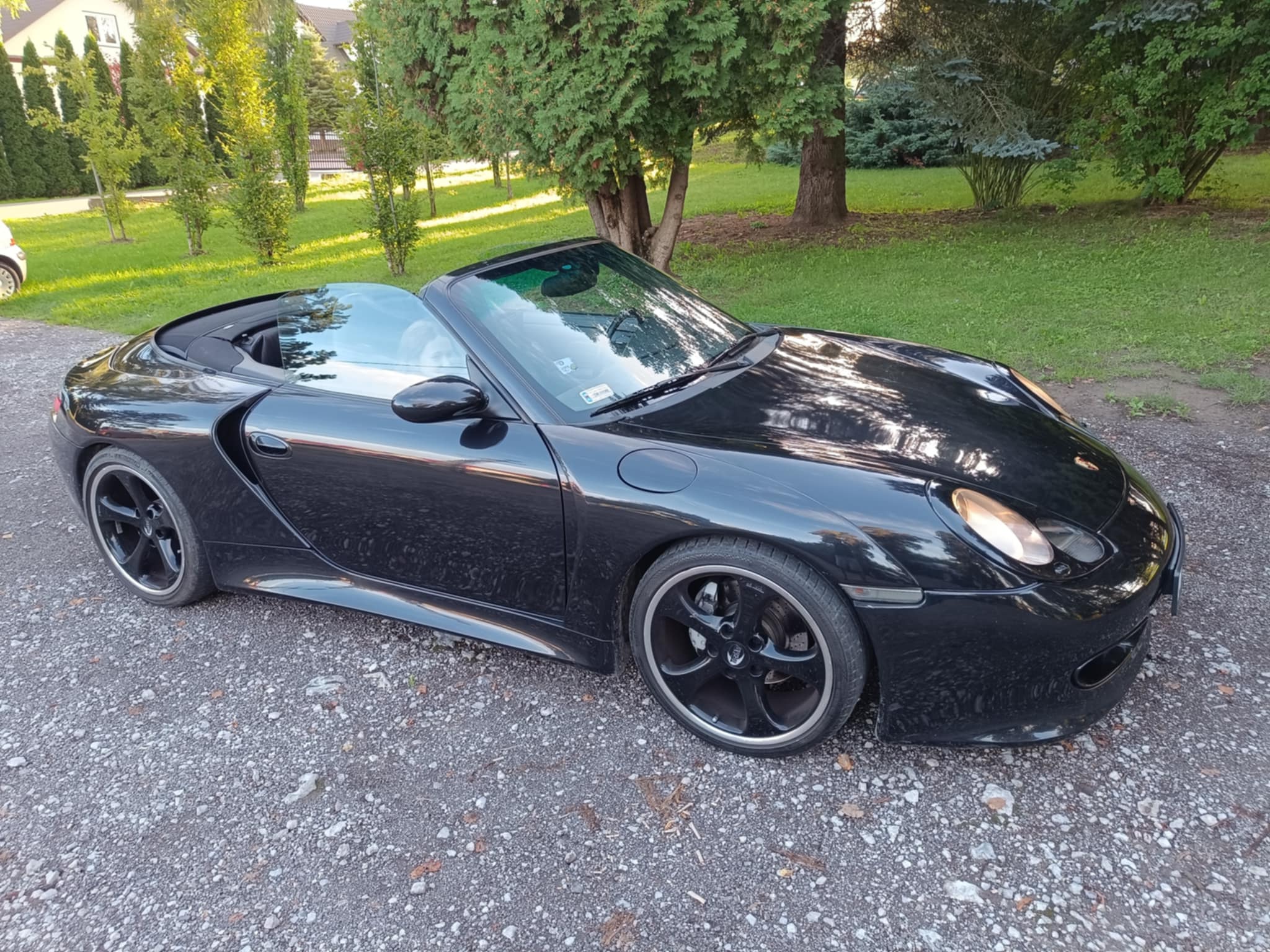 23f9b18b-b3de-49d7-928a-75033eb74e28