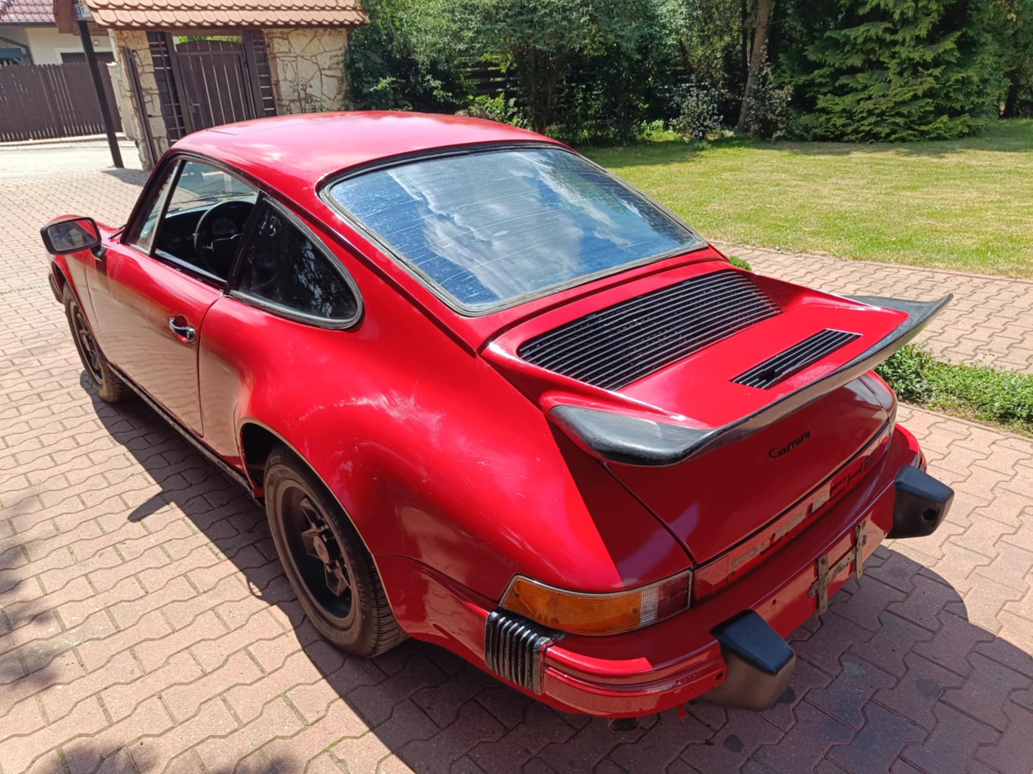 b8908bbe-40a3-4ee0-927f-d06623f10066